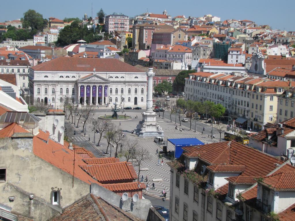 Remodeled Historic Apartment In Bairro Alto Lisboa Exteriör bild