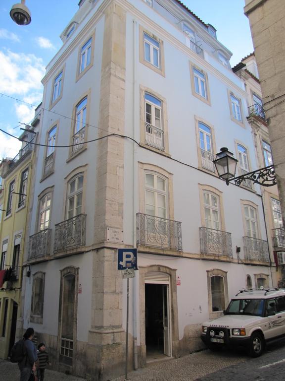 Remodeled Historic Apartment In Bairro Alto Lisboa Exteriör bild