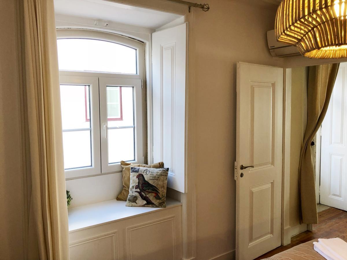 Remodeled Historic Apartment In Bairro Alto Lisboa Exteriör bild