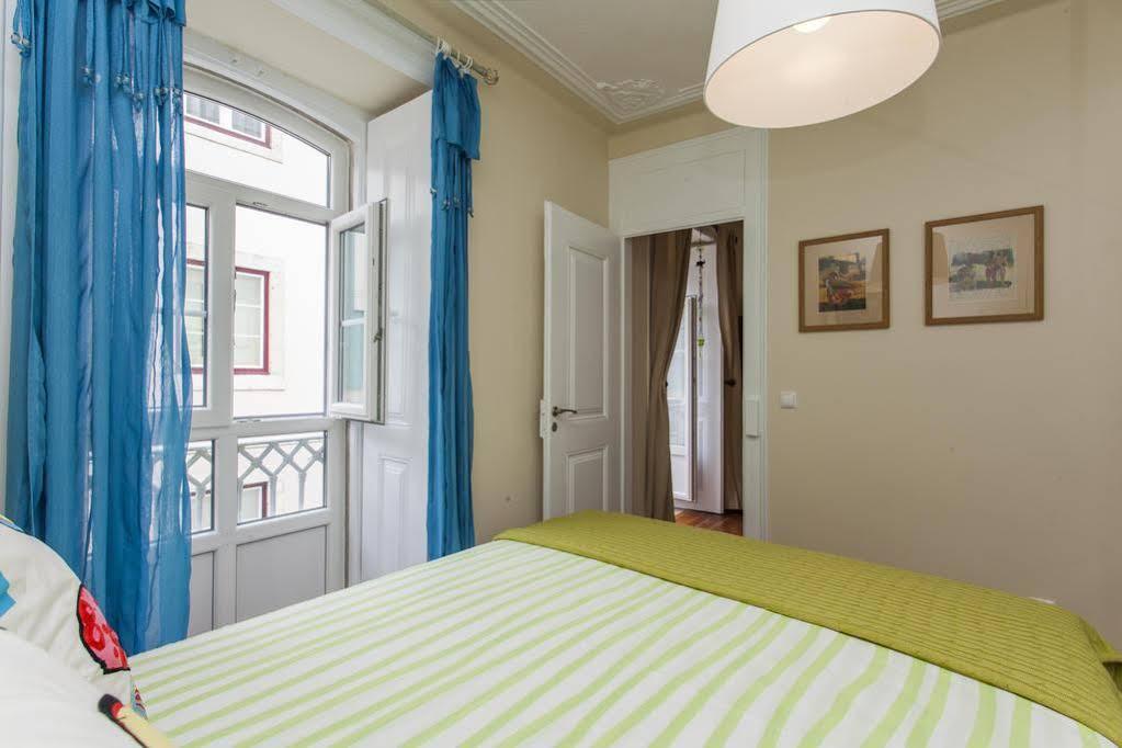 Remodeled Historic Apartment In Bairro Alto Lisboa Exteriör bild